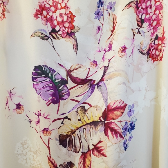 EUC Floral High-low Tank - Picture 6 of 6